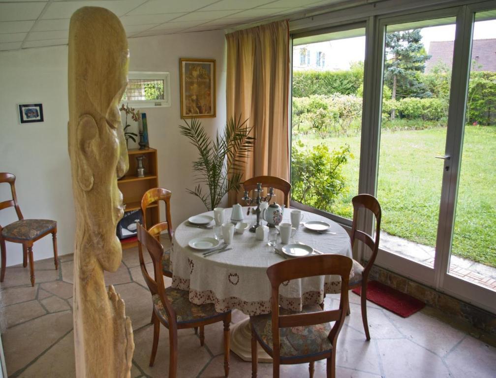 Le Grand Jardin Acomodação com café da manhã Beaune  Quarto foto
